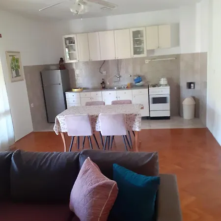 Apartman Mirjana 公寓 Neviđane